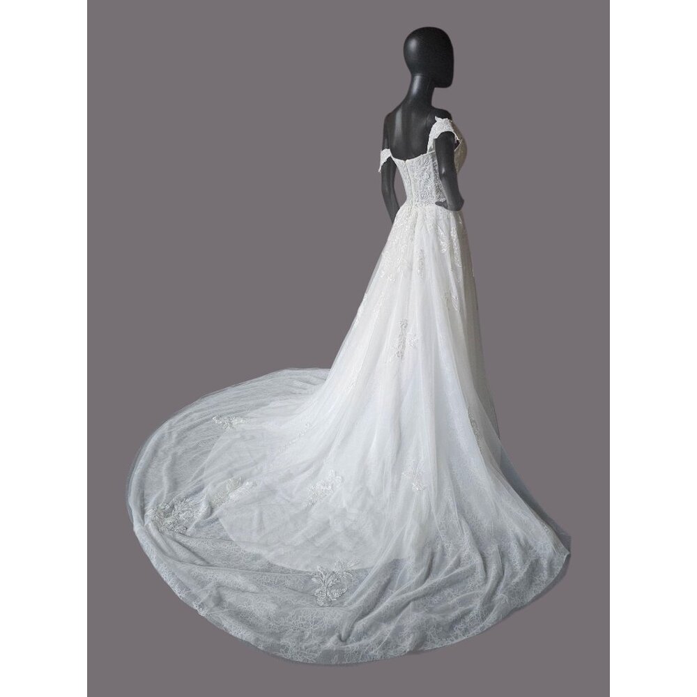 NWOT Ivory Lace Embroidered A-Line Shrug Sleeve Wedding Gown - Da Vinci - Picture 12 of 14